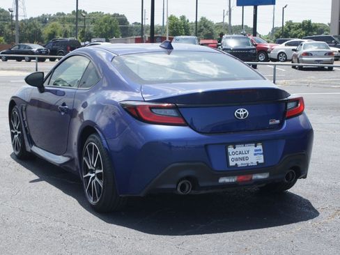 Used 2024 Toyota GR86 RWD image 13