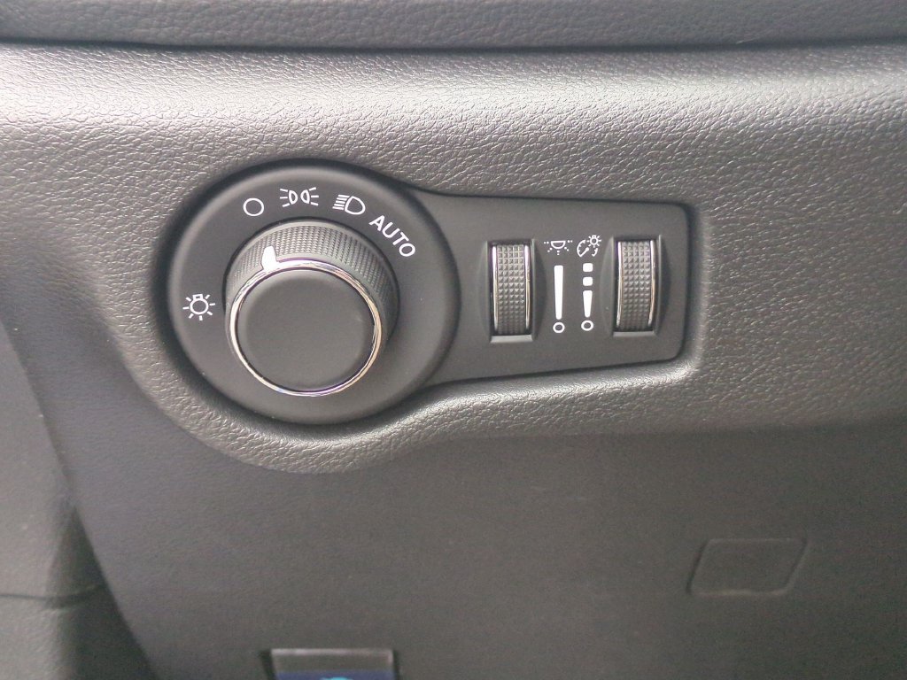 New 2027 Chrysler Pacifica Select FWD image 20