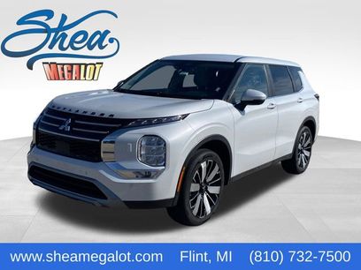 Used 2025 Mitsubishi Outlander SE