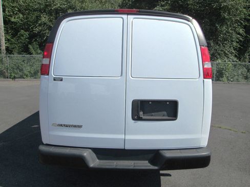 Used 2020 Chevrolet Express 2500 w/ Driver Convenience Package image 5