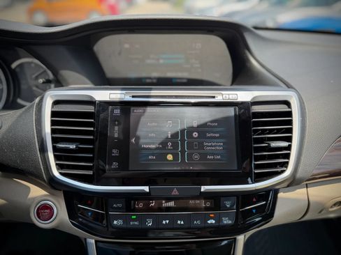 Used 2016 Honda Accord EX image 13