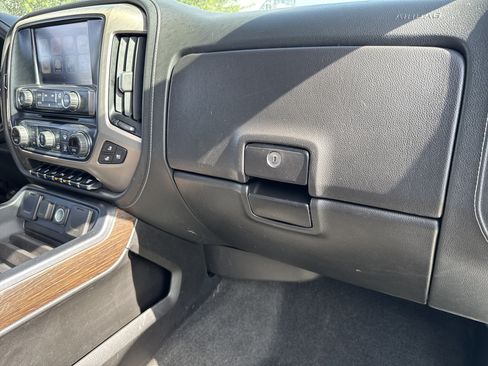 Used 2018 GMC Sierra 2500 Denali w/ Duramax Plus Package AWD/4WD image 21