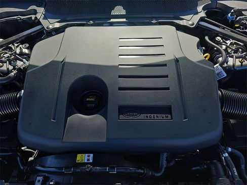 New 2026 Land Rover Discovery Limited Edition image 33