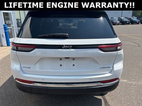 Used 2023 Jeep Grand Cherokee Laredo image 6