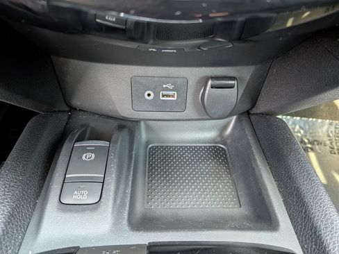 Used 2022 Nissan Rogue Sport SL FWD image 32
