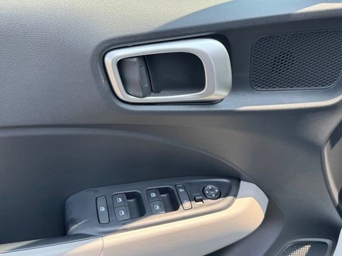 Used 2026 Hyundai Venue SEL FWD image 38