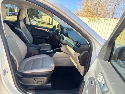 Certified 2022 Ford Escape Titanium w/ Class II Trailer Tow Package image 29