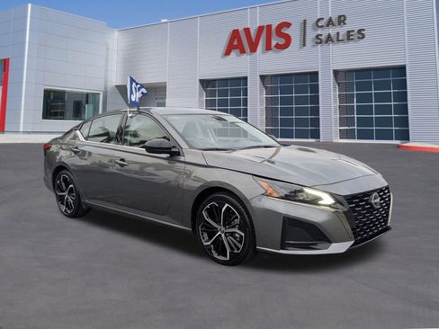 Used 2025 Nissan Altima 2.5 SR image 3