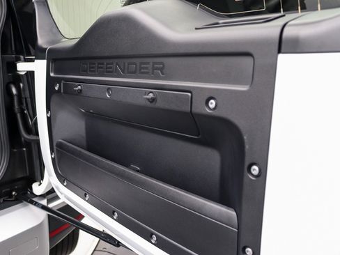 Used 2025 Land Rover Defender 110 S AWD/4WD image 29