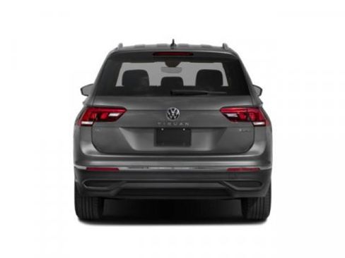 Used 2022 Volkswagen Tiguan SE w/ Panoramic Sunroof Package AWD/4WD image 8