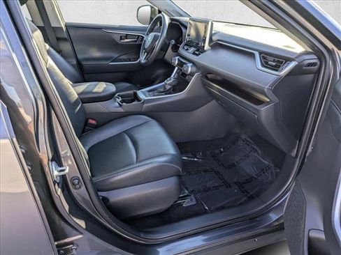 Used 2020 Toyota RAV4 Limited image 22