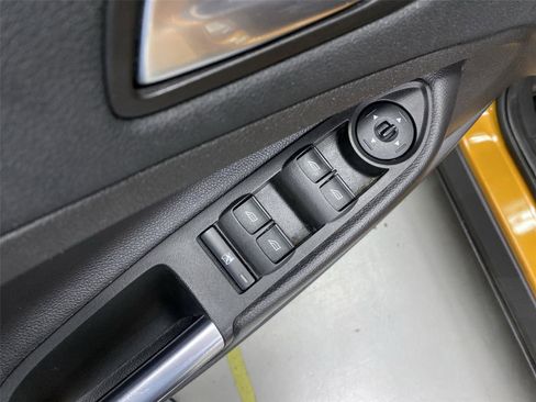 Used 2016 Ford Escape SE w/ Equipment Group 201A image 19