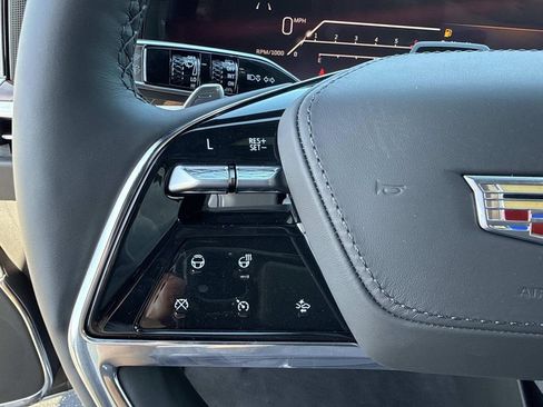 New 2026 Cadillac Escalade ESV Platinum Sport w/ LPO, ONYX Package image 31