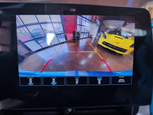 Used 2021 Chevrolet Corvette Stingray Premium Conv w/ Z51 Performance Package RWD image 21
