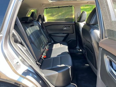 Used 2021 Nissan Rogue SV w/ Premium Package AWD/4WD image 20