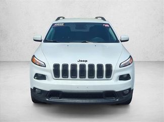 Used 2018 Jeep Cherokee Latitude Plus video 2