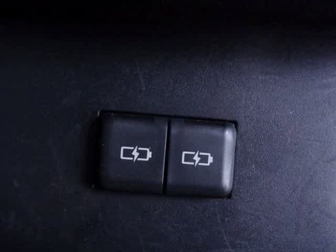 Used 2023 Toyota Highlander LE image 14