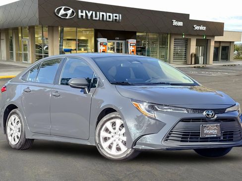 Used 2024 Toyota Corolla LE image 2