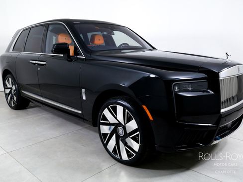 New 2026 Rolls-Royce Cullinan AWD/4WD image 6