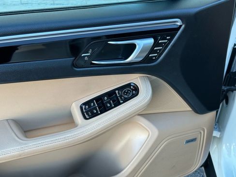 Used 2019 Porsche Macan image 12