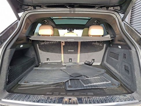 Used 2022 Porsche Cayenne Turbo image 34