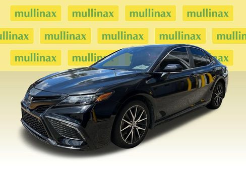 Used 2023 Toyota Camry SE w/ Convenience Package FWD image 6