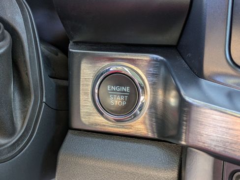 Certified 2025 Ford F250 Lariat AWD/4WD image 23