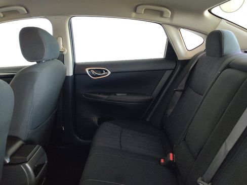 Used 2019 Nissan Sentra SV FWD image 18