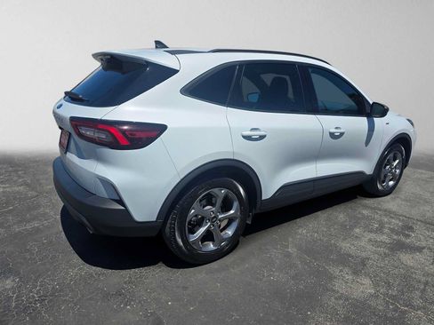 Used 2025 Ford Escape ST-Line FWD image 3
