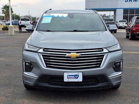 Used 2023 Chevrolet Traverse Premier image 2