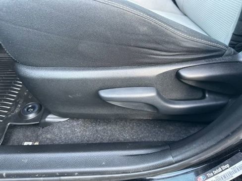 Used 2018 Toyota RAV4 XLE image 15