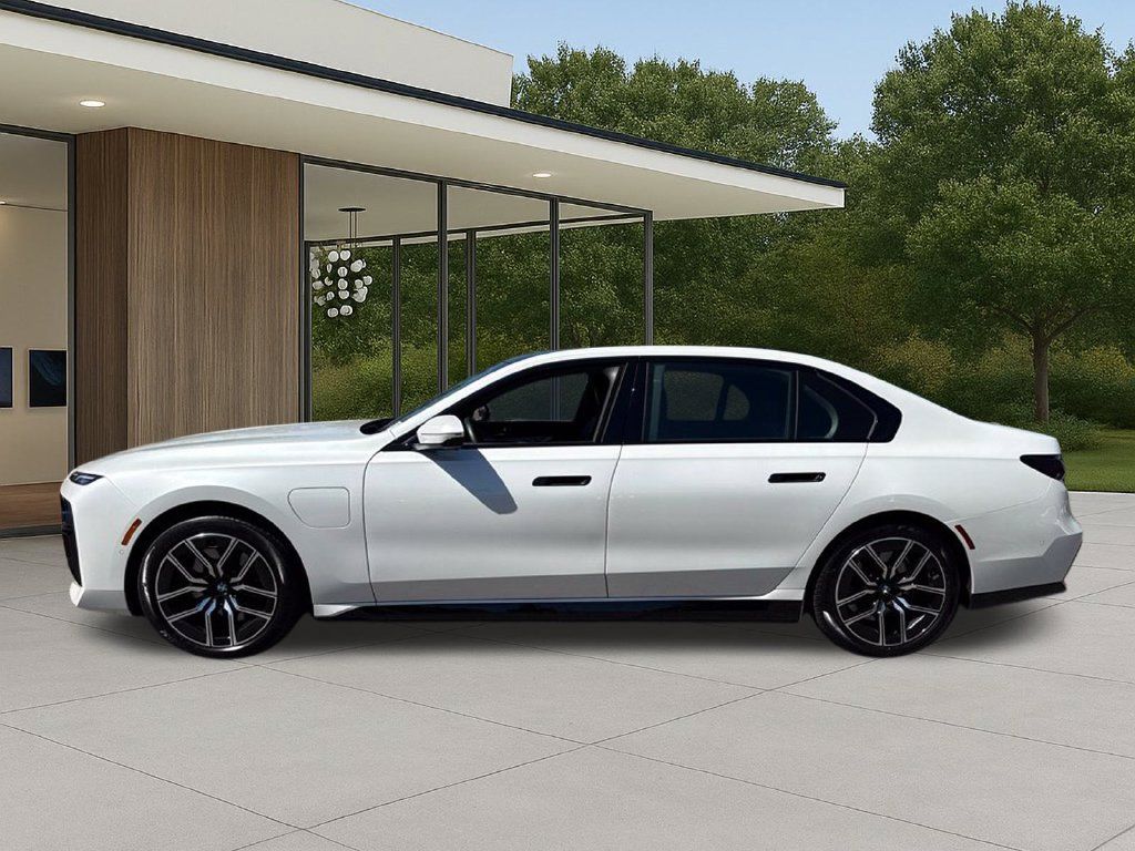 Used 2026 BMW 750e xDrive AWD/4WD image 13