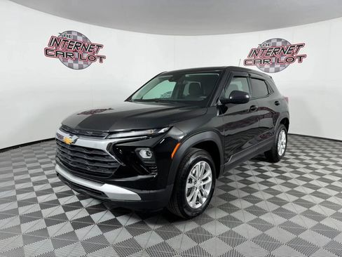 Used 2026 Chevrolet TrailBlazer LS w/ LS Convenience Package AWD/4WD image 3