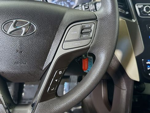 Used 2017 Hyundai Santa Fe Sport image 15