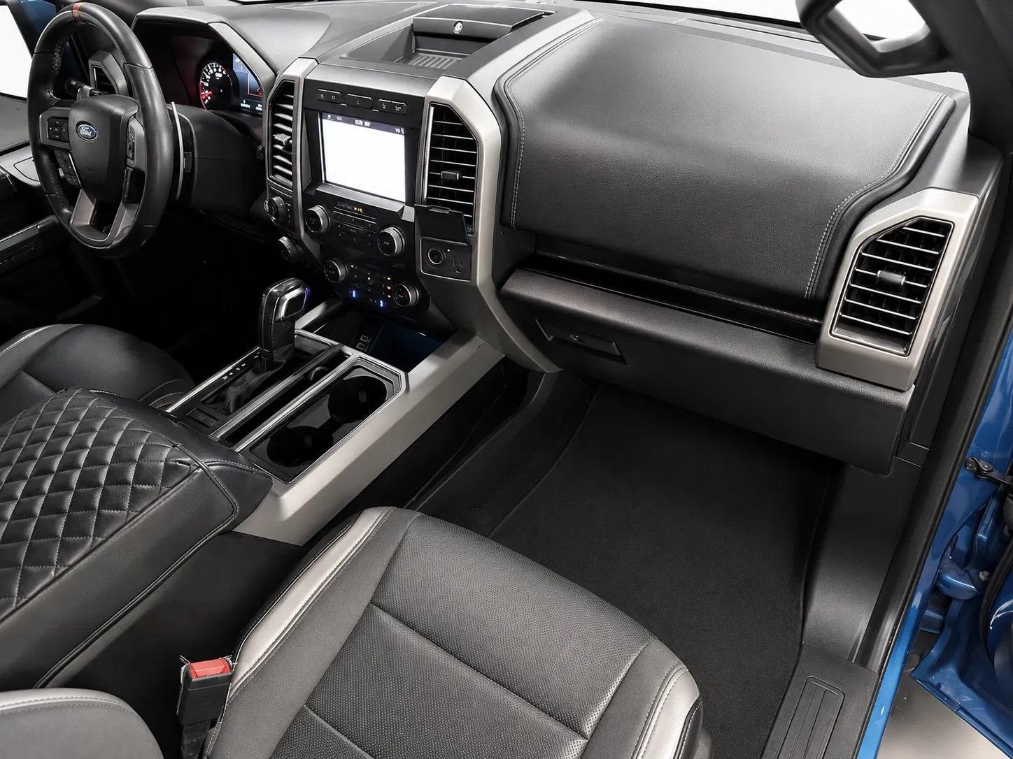 Used 2019 Ford F150 Raptor w/ Equipment Group 802A Luxury AWD/4WD image 22
