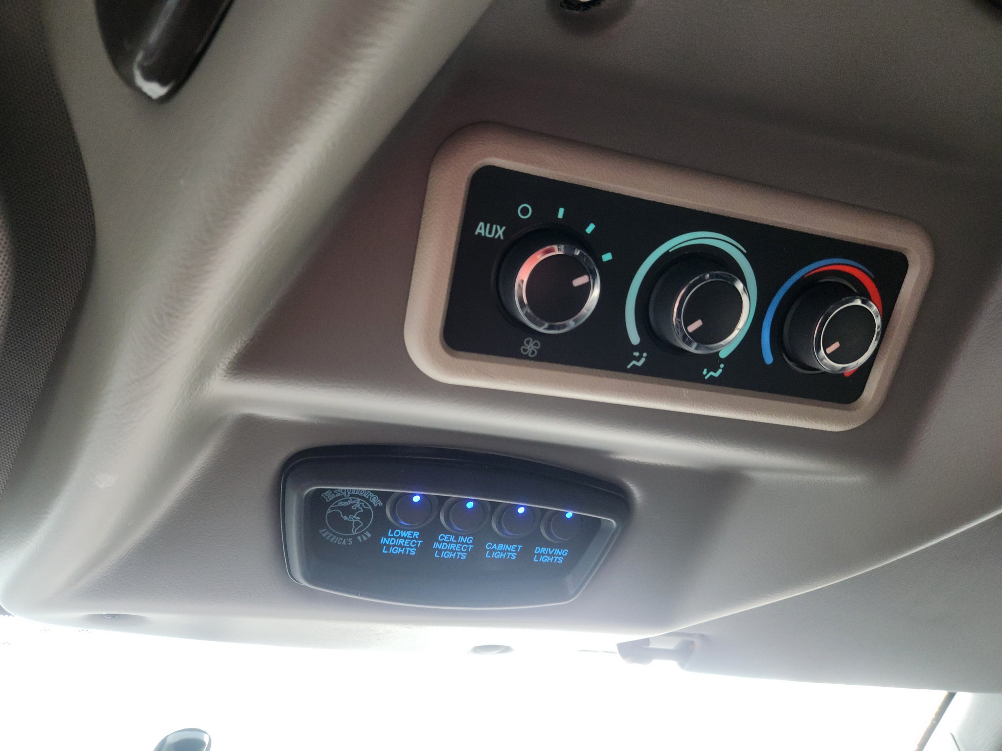 Used 2017 GMC Savana 2500 RWD image 33
