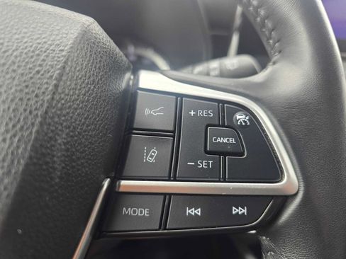 Used 2023 Toyota Highlander LE FWD image 34
