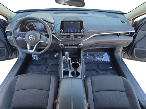 Used 2024 Nissan Altima 2.5 SV image 15