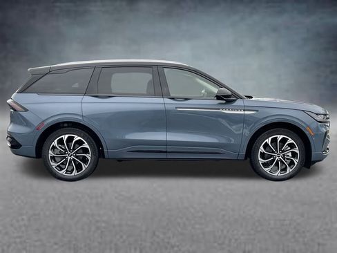 New 2026 Lincoln Nautilus Reserve image 4