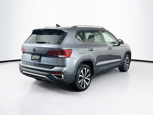Used 2022 Volkswagen Taos SE FWD image 9
