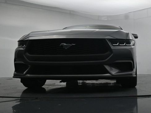 Used 2024 Ford Mustang Coupe RWD image 19