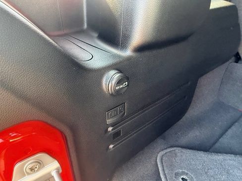 Used 2025 Jeep Wrangler Unlimited Sahara AWD/4WD image 53