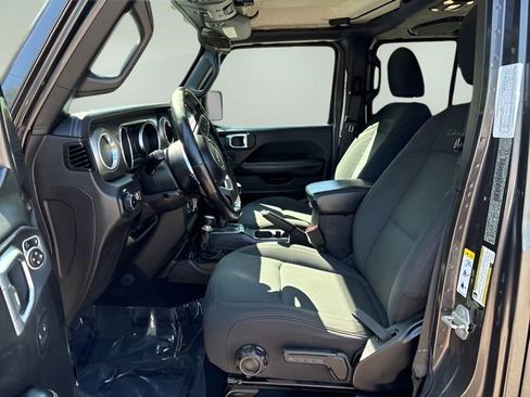 Used 2019 Jeep Wrangler Unlimited Sahara w/ Cold Weather Group AWD/4WD image 13