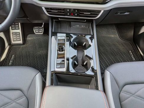 Certified 2025 Volkswagen Atlas Peak Edition SE AWD/4WD image 23