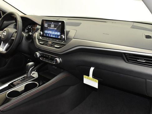 Used 2025 Nissan Altima 2.5 SR FWD image 27