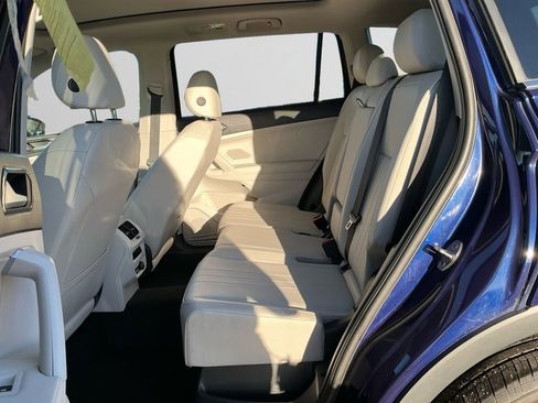 Used 2022 Volkswagen Tiguan SE w/ Panoramic Sunroof Package image 13