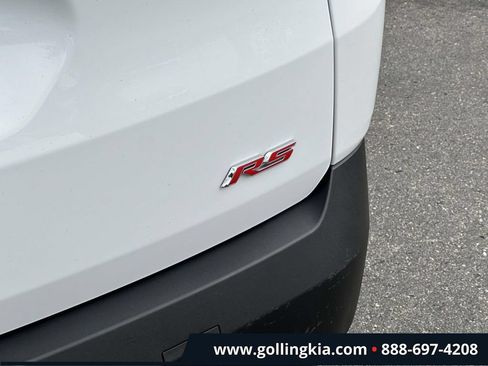 Used 2023 Chevrolet Traverse RS w/ LPO, Floor Liner Package FWD image 8