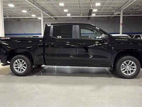 New 2025 Chevrolet Silverado 1500 LT image 3