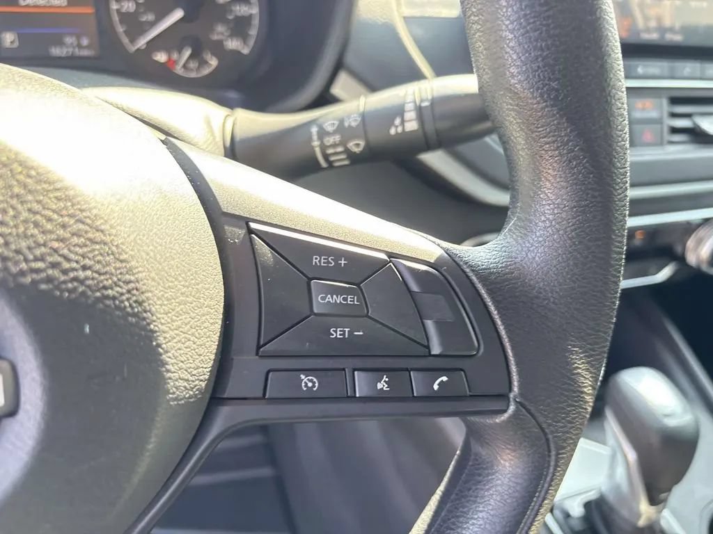 Used 2025 Nissan Altima 2.5 S FWD image 28