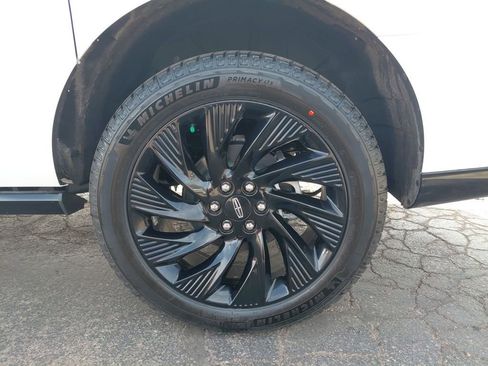 New 2026 Lincoln Navigator L Black Label AWD/4WD image 5